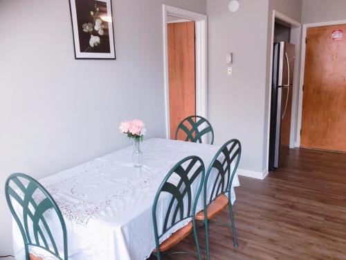 Downtown Apt Convenient to all city amenities 310