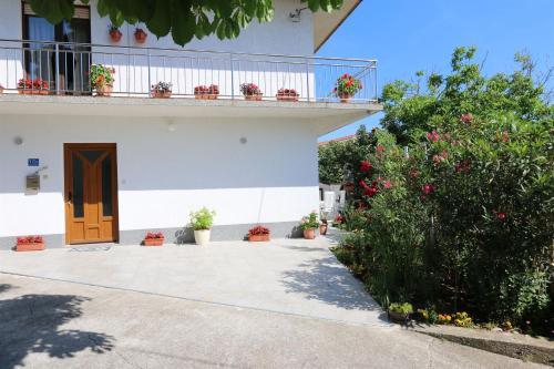 Apartment Car Marica - image 9