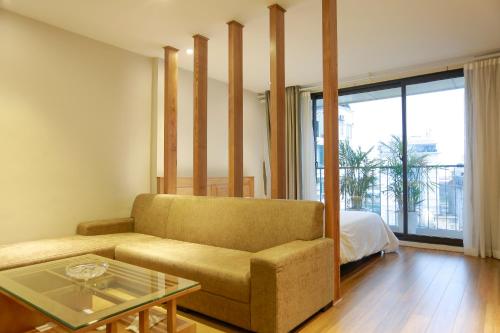 Studio Apartment image 5
