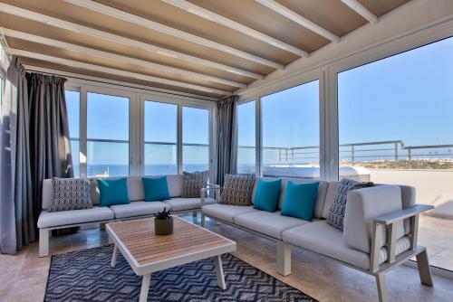Valletta Luxury 4-Bedroom Duplex with Stunning Sea Views Private Terrace and Jacuzzi, La Valette (photo 5)