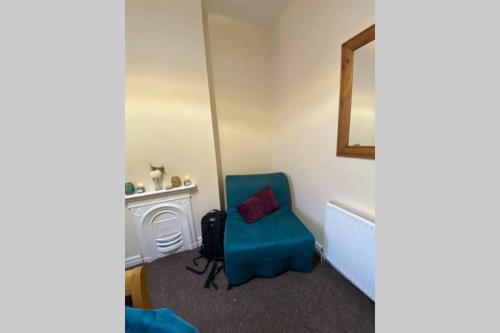 Lushlets - Riverside City Centre House with Hot tub and pool table - great for groups!