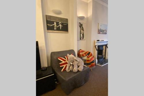 Lushlets - Riverside City Centre House with Hot tub and pool table - great for groups!