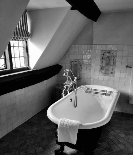 Burford House - image 6