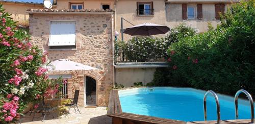 Maison 6 personnes avec piscine gîte à louer Vivers