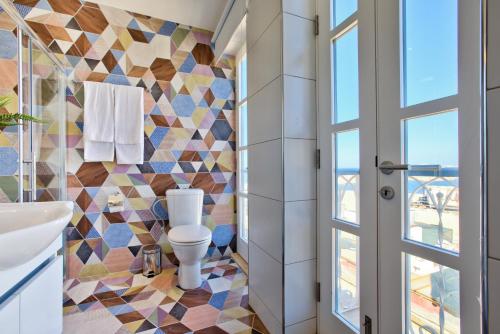 Valletta Luxury 4-Bedroom Duplex with Stunning Sea Views Private Terrace and Jacuzzi - image 3