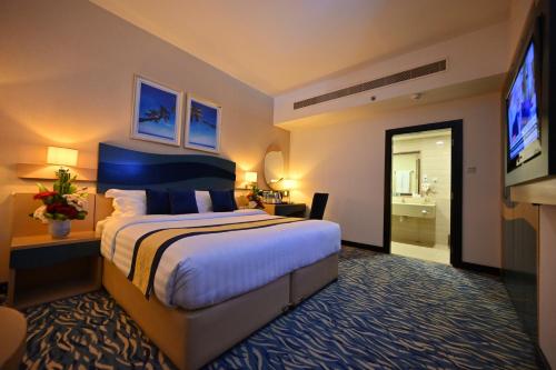 Royal Suite image 2