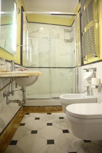 Suite Opera Rooms - image 11