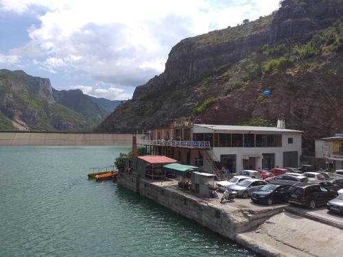Rozafa Ferry & Accommodation - image 3