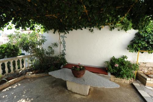 One-Bedroom Apartment with Terrace (3 Adults)