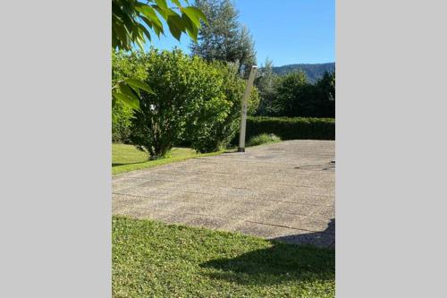 Das Schneckenhaus - Ferienwohnung mit Pool & Seeblick