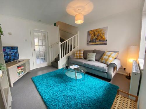 The Grove Extra Cosy 2 Bed Town House Station Location, , Bedfordshire