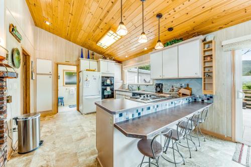 Beachtown Bliss - image 2