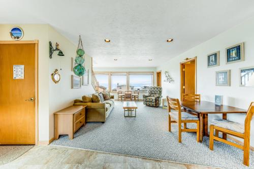 Beachtown Bliss - image 9