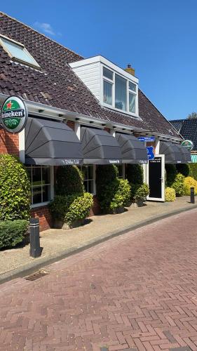 Hotel Eetcafé 't Dûke Lûk in Veenwoudsterwal