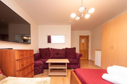 Economy Quadruple Room image 10