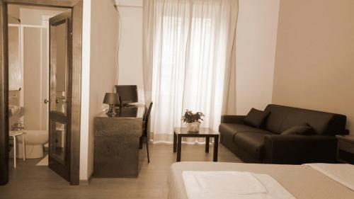 Hotel Suisse - image 7