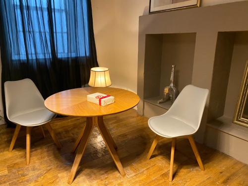 Queen Street Boutique Suites - image 2