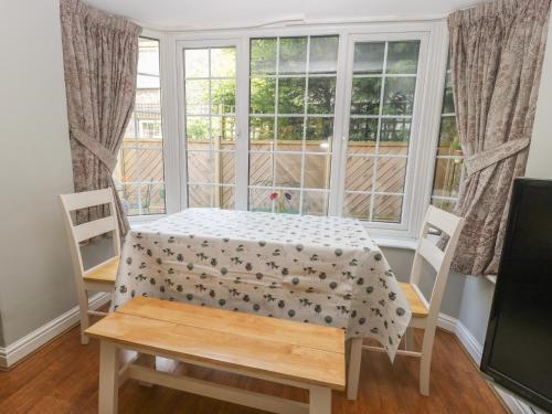 Wedgewood Cottage - image 4