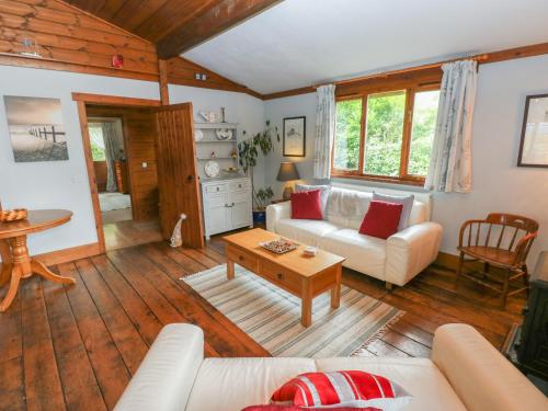 Timbertwig Lodge in Cosheston