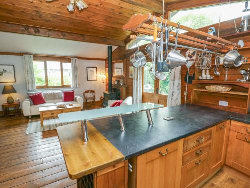 Timbertwig Lodge in Cosheston