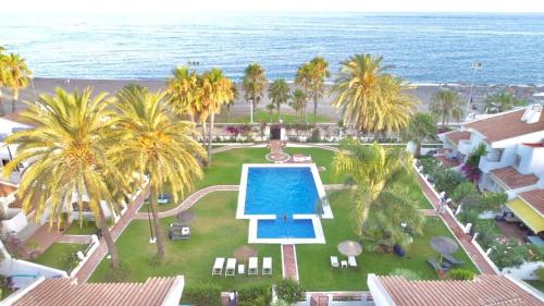 Beachfront oasis in Costa del Sol. - Caleta De Velez