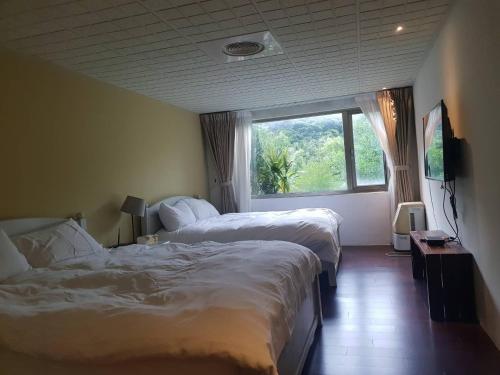 JinJiu Romantic Road 173