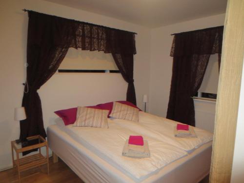 Teigur Guesthouse Room Type - Double or Twin Room with Shared Bathroom