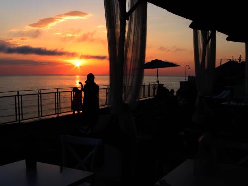 Sunset House, Anzio (fotografie 3)