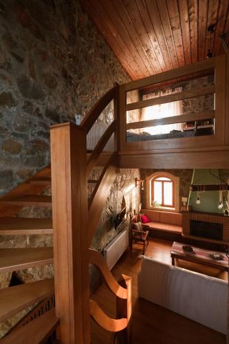 Rustic Stone Home, Milopotamos, Rethymno