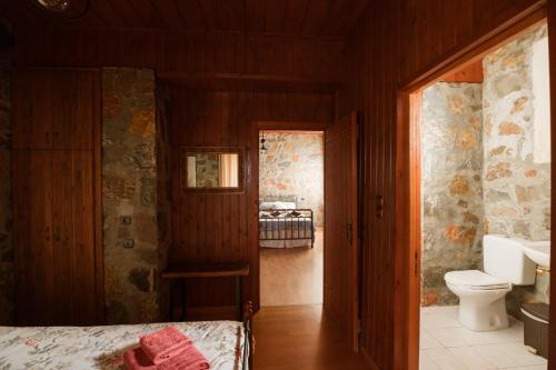 Rustic Stone Home, Milopotamos, Rethymno