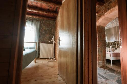 Rustic Stone Home, Milopotamos, Rethymno