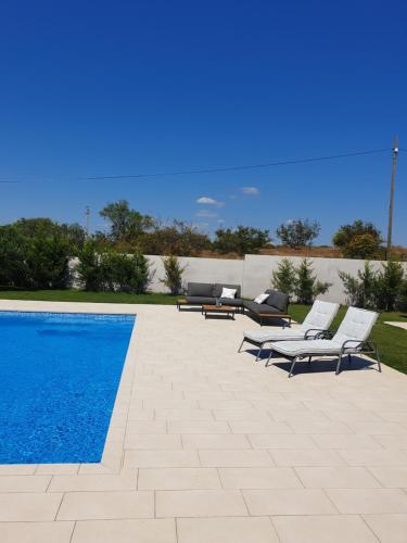 Small house Tia with private pool - image 4