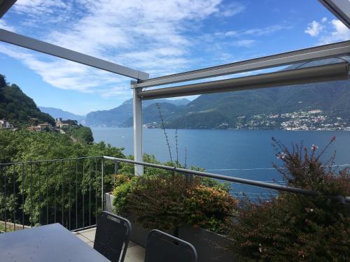 Two-Bedroom Apartment 8 with Lake View