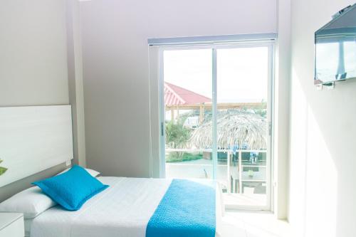 1 double bed, 2 twin beds