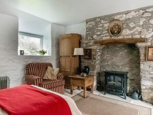 Deluxe Holiday Home in Ceredigion with Garden - image 3