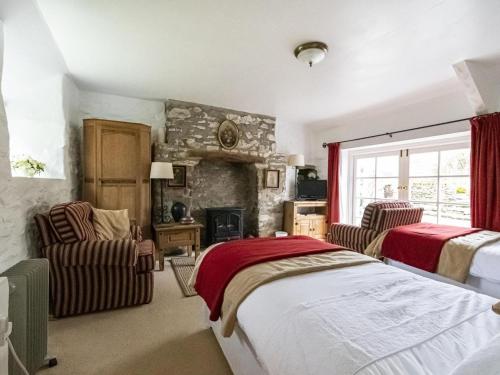 Deluxe Holiday Home in Ceredigion with Garden - image 7