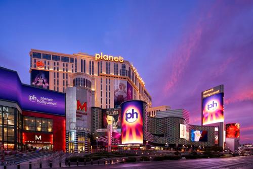 Caesars Race & Sportsbook at Planet Hollywood