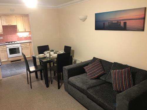 Chelmsford Contractor Accommodation in Essex, City Centre with Free Parking and Wifi by Eden Relocat