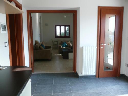 Magnificent villa close to the historic town of Ostuni and beaches - image 5