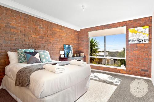 TASSIE SEASIDE SERENITY - L'Abode Accommodation