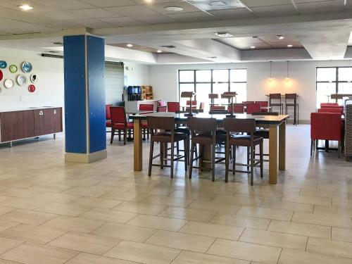 Holiday Inn Express & Suites Lubbock West, an IHG Hotel