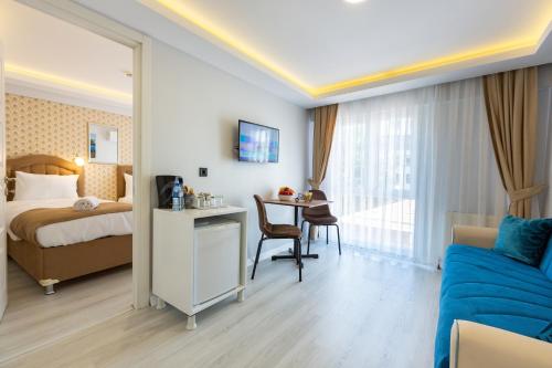 Comfort Triple Suite City View. room in BLUE MARMARA SUITES