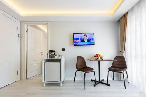 Comfort Triple Suite City View. image 5