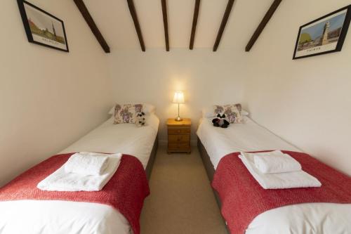 Kirkdale Cottage - image 10