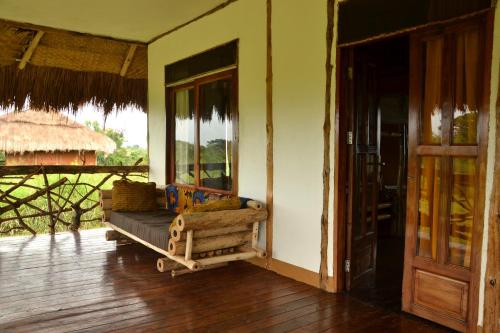 מרפסת, Topi Lodge in Bushenyi