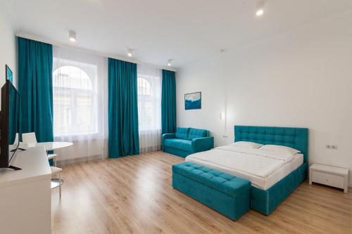 LEOGRAND Three Bedrooms VIP Apartment on Kniazia Romana 12