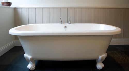 The Hideaway At Windermere (Adults only) - image 2