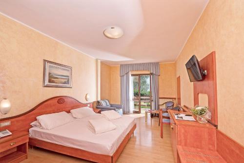 Large Double Room