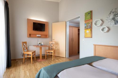 2 twin beds