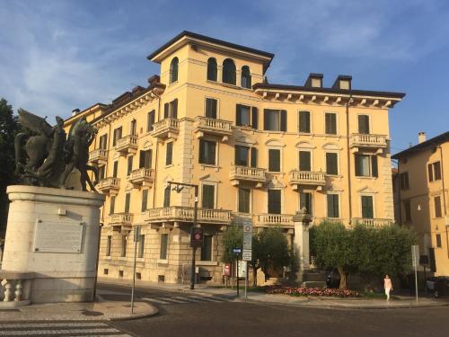 Lady Verona Residence, Verona